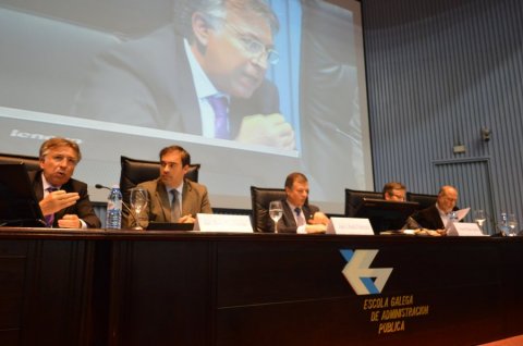  Mesa redonda: Galicia e a reforma local  - Curso monográfico: A reforma local a debate